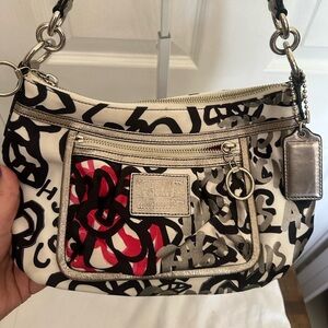 Coach Poppy White & Punk Graphic Shoulder Bag. Comes with Crossbody strap